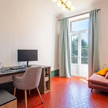 Konukevi Un Chateau Pour Vos ? 4*