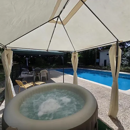 Un Chateau Pour Vos ?